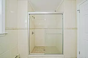 95 Lantern Rd, Hicksville, NY 11801 - Photo 30