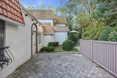 269 Brettonwoods Drive #269, Coram, NY 11727 - Photo 4