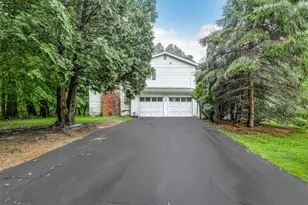 33 Sandy Brook Dr, Spring Valley, NY 10977 - Photo 4