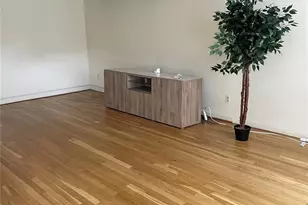 1 Wooleys Ln, Great Neck, NY 11023 - Photo 10