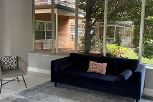 1 Wooleys Ln, Great Neck, NY 11023 - Photo 4