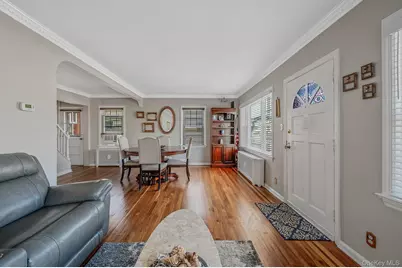 87 E Shore Drive, Babylon, NY 11702 - Photo 8