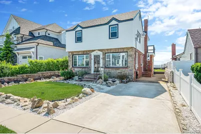 87 E Shore Drive, Babylon, NY 11702 - Photo 2