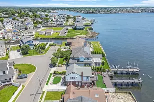 87 E Shore Dr, Babylon, NY 11702 - Photo 46