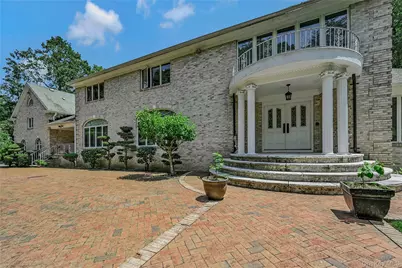 1537 Laurel Hollow Road, Syosset, NY 11791 - Photo 2