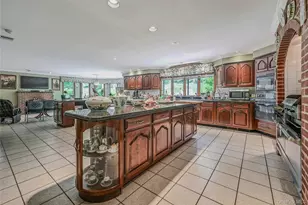 1537 Laurel Hollow Rd, Syosset, NY 11791 - Photo 14