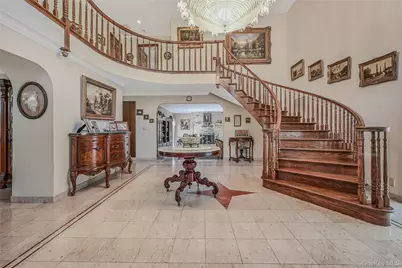 1537 Laurel Hollow Road, Syosset, NY 11791 - Photo 6