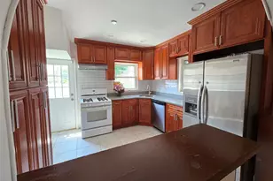 76-10 174th St, Fresh Meadows, NY 11366 - Photo 10