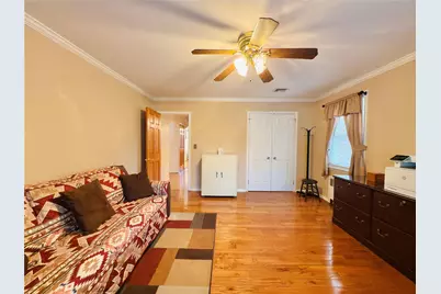 945 Swinton Avenue, Bronx, NY 10465 - Photo 12