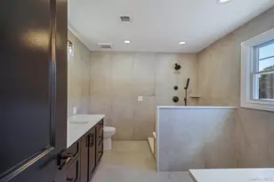 121 Ontario Ave, Massapequa, NY 11758 - Photo 4