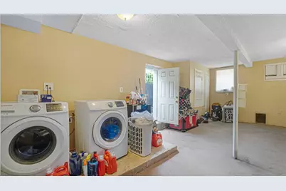 174 55 128th Avenue, Jamaica, NY 11434 - Photo 20