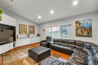 185 Harvard Drive, Plainview, NY 11803 - Photo 12