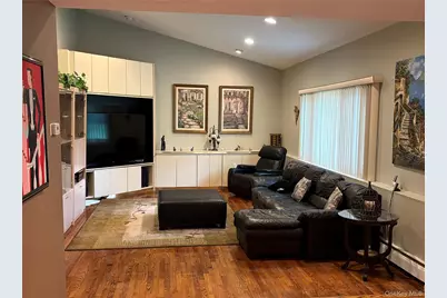 185 Harvard Drive, Plainview, NY 11803 - Photo 10