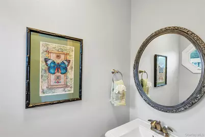 185 Harvard Drive, Plainview, NY 11803 - Photo 14