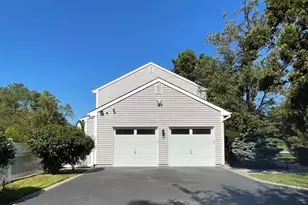 43 Southfield Rd, Calverton, NY 11933 - Photo 4