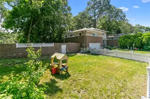 28 Brookdale Rd, Glen Cove, NY 11542 - Photo 4