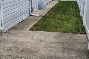 734 Dauntless Pkwy, Elmont, NY 11003 - Photo 28