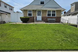 734 Dauntless Pkwy, Elmont, NY 11003 - Photo 2