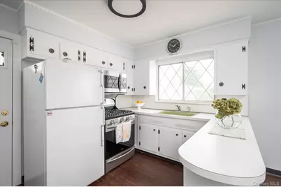 138 Davison Avenue, Oceanside, NY 11572 - Photo 6