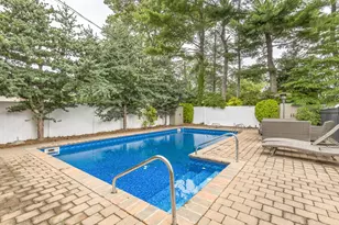 21 Tulipwood Dr, Commack, NY 11725 - Photo 30