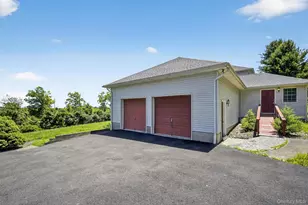 561 Toleman Rd, Rock Tavern, NY 12575 - Photo 4