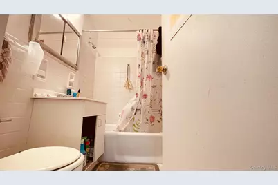 142-05 Roosevelt Avenue #721, Flushing, NY 11354 - Photo 6