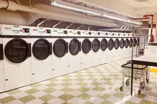 142-05 Roosevelt Ave, Flushing, NY 11354 - Photo 10