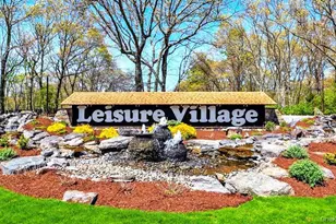 259 Newcastle Ct, Ridge, NY 11961 - Photo 6