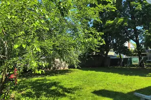 1056 E Arthur St, Uniondale, NY 11553 - Photo 4