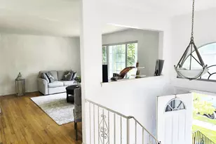 1056 E Arthur St, Uniondale, NY 11553 - Photo 6