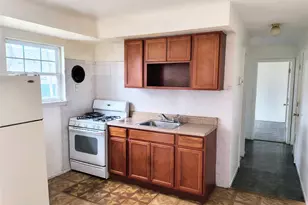 1056 E Arthur St, Uniondale, NY 11553 - Photo 20