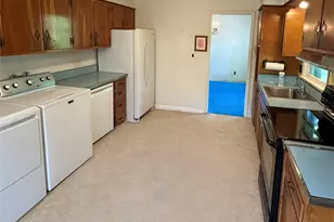 408 Ackerson Blvd, Brightwaters, NY 11718 - Photo 12