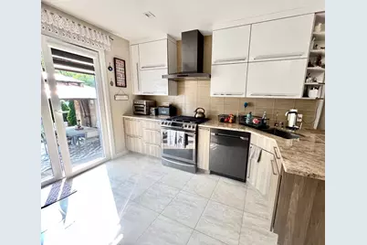 57-16 66 Street, Maspeth, NY 11378 - Photo 18