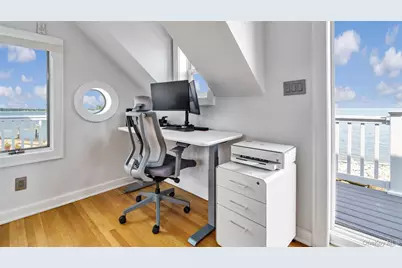 12910 Main Road, East Marion, NY 11939 - Photo 18