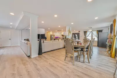 86 S Cabot Lane, Westbury, NY 11590 - Photo 6
