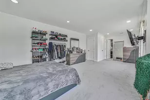 86 S Cabot Ln, Westbury, NY 11590 - Photo 18