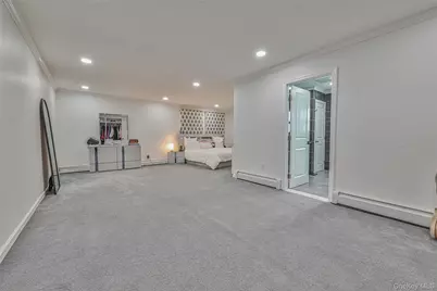 86 S Cabot Lane, Westbury, NY 11590 - Photo 14