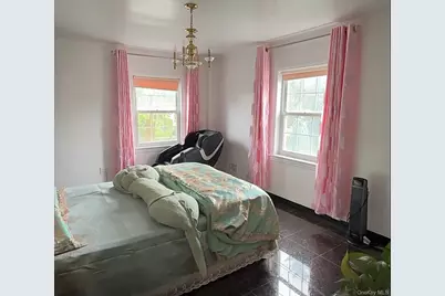 146-28 Bayside Avenue, Flushing, NY 11354 - Photo 6