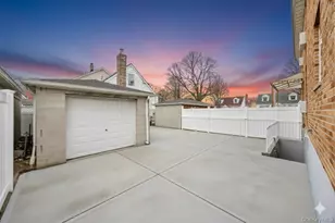 143-06 243rd St, Rosedale, NY 11422 - Photo 2
