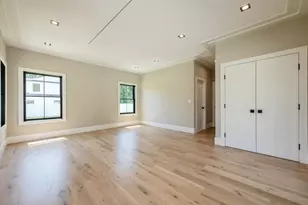 352 Cold Spring Rd, Syosset, NY 11791 - Photo 20
