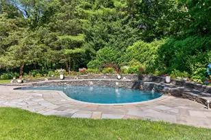 353 Split Rock Rd, Syosset, NY 11791 - Photo 36