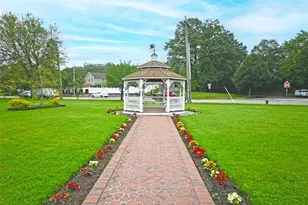 251-26 58th Ave, Little Neck, NY 11362 - Photo 44