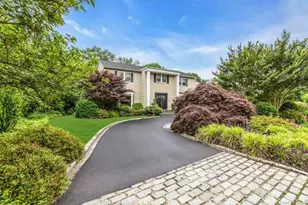 74 Woods Dr, East Hills, NY 11576 - Photo 2