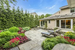 74 Woods Dr, East Hills, NY 11576 - Photo 22