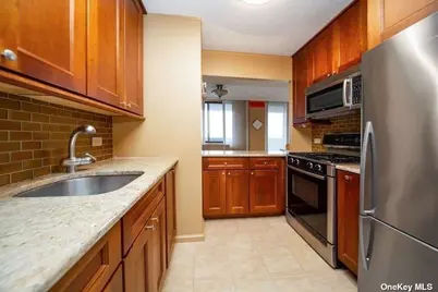 2 Bay Club Drive #16V, Bayside, NY 11360 - Photo 4