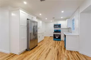 23 Waterford Dr, Wheatley Heights, NY 11798 - Photo 14