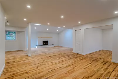 23 Waterford Drive, Wheatley Heights, NY 11798 - Photo 4