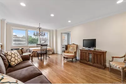 833 Central Avenue #3M, Far Rockaway, NY 11691 - Photo 8