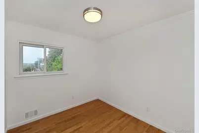 6 Ralph Young Avenue, Glen Cove, NY 11542 - Photo 18