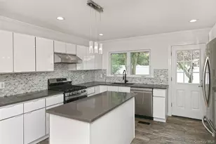 6 Young Ave, Glen Cove, NY 11542 - Photo 10